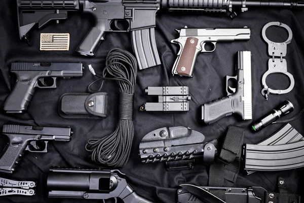 Zbraně a vojenské vybavení — Stock fotografie