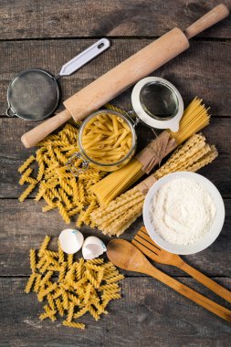 Makarna, spagetti ve un