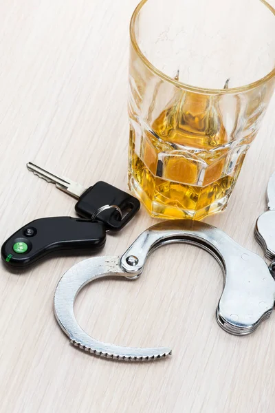 Alcohol en auto sleutels — Stockfoto