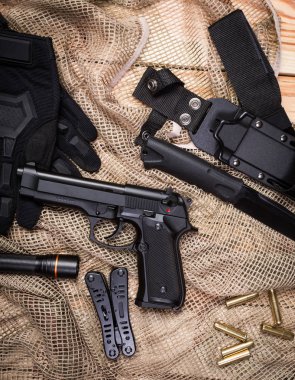 Silah, bıçak kılıfı, pusula