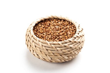 hasır sepet içinde ham buğday