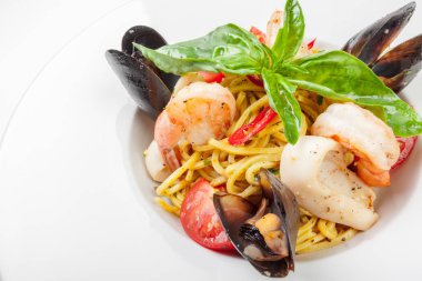 Deniz ürünleri ile İtalyan makarna