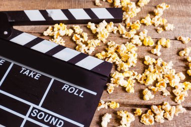 Film clapper ve pop corn