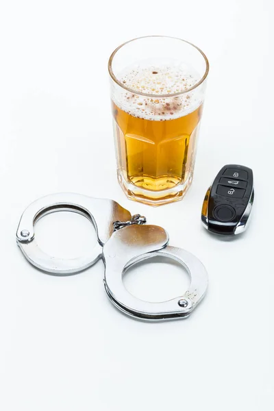 Alcohol and car keys — Stock Photo, Image