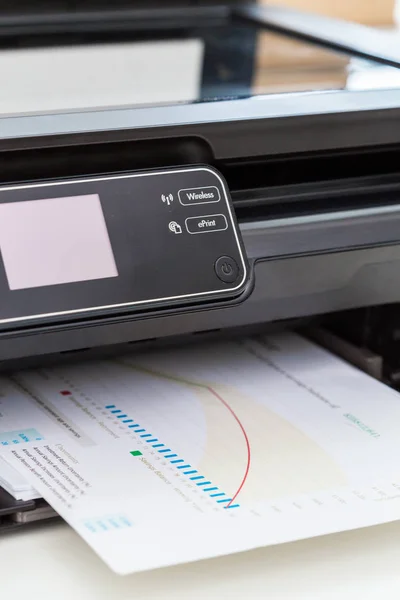 Impresora, copiadora, escáner en la oficina — Foto de Stock