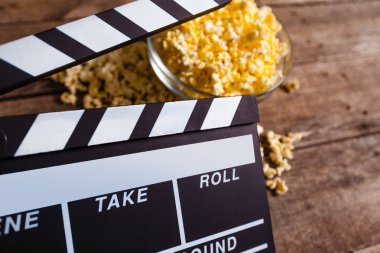 Film clapper ve pop corn