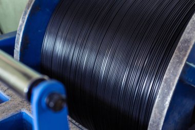 siyah elektrik kabloları