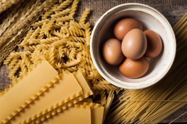 Yumurtalı makarna spagetti