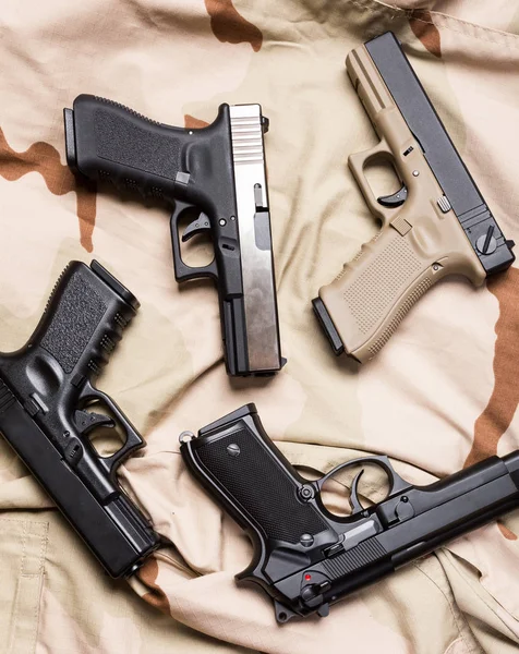 Современные пистолеты — стоковое фото