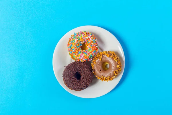 Frische und süße Donuts — Stockfoto