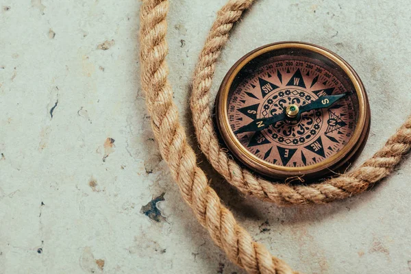 老式的航海指南针 — 图库照片