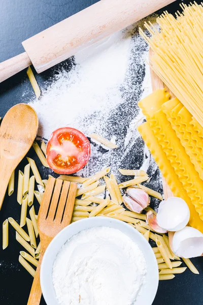 Kuru makarna spagetti