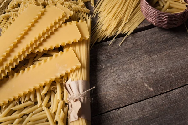 Karışık makarna çeşitleri