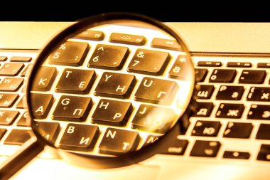 Büyüteç laptop 