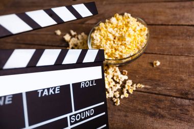 Film clapper ve pop corn