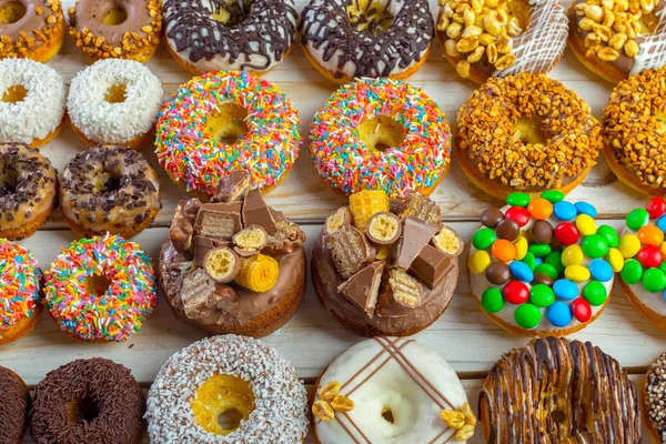 Frisse en zoete donuts — Stockfoto