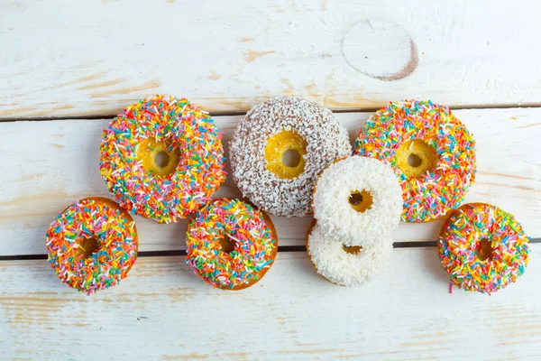 Sammlung schmackhafter Donuts — Stockfoto