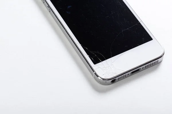Queda de smartphone e danos na tela — Fotografia de Stock