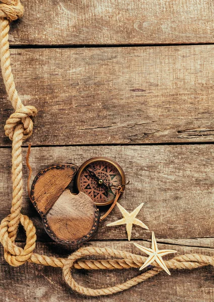 Ship ropes and compass — Stock Photo, Image