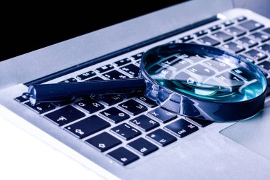 Büyüteç laptop 