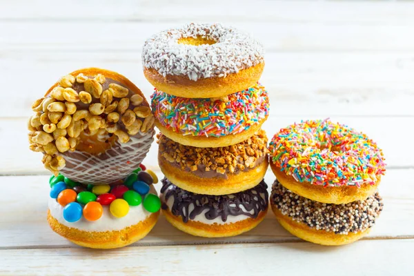 Coleção de saborosos donuts — Fotografia de Stock