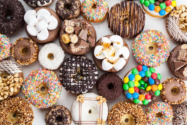 Selectie van kleurrijke donuts — Stockfoto