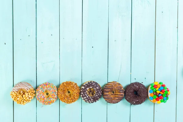 Sammlung schmackhafter Donuts — Stockfoto