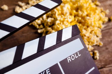 Film clapper ve pop corn
