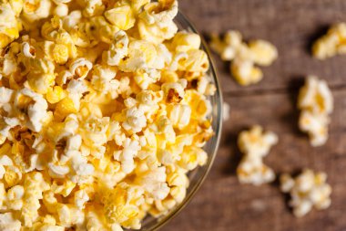 Lezzetli kızarmış patlamış mısır 