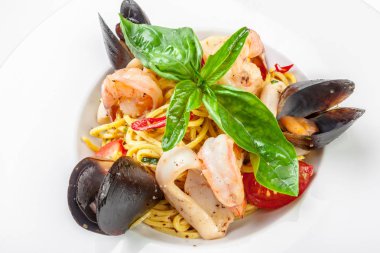 Deniz ürünleri ile İtalyan makarna