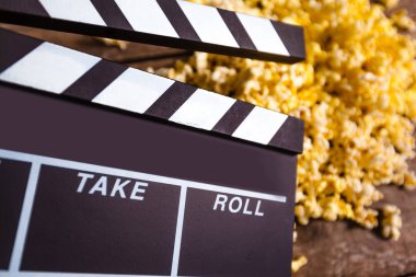 Film clapper ve pop corn