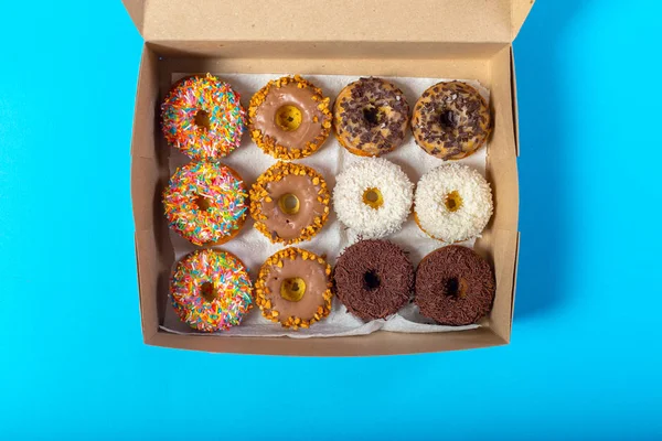 Süße und leckere Donuts — Stockfoto