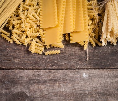 Karışık makarna çeşitleri