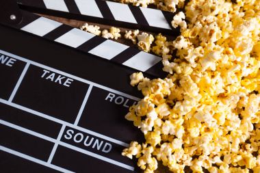 Film clapper ve pop corn