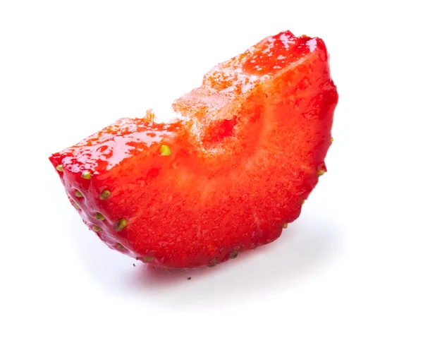 Geschnittene rohe Erdbeere — Stockfoto
