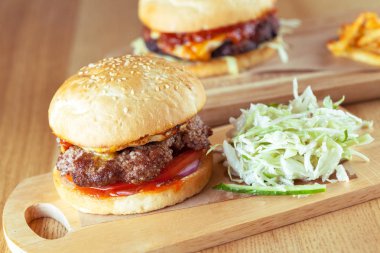 beyaz zemin üzerine Türk tatlılar