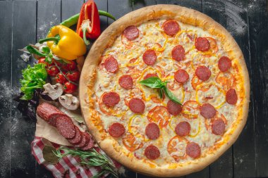 sıcak biberli pizza