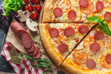 sıcak biberli pizza