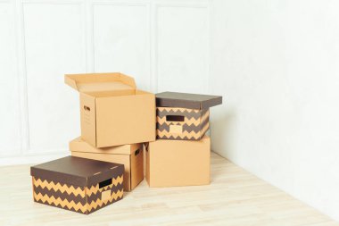 büyük karton kutular