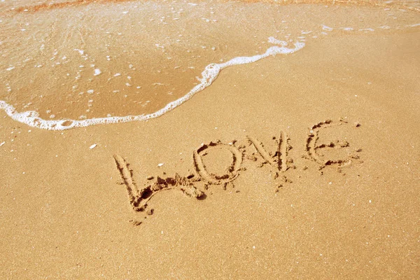 Amore Inscritto Nella Sabbia Una Spiaggia — Foto Stock