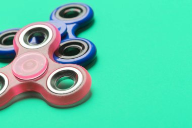 spinner stres giderici izole oyuncaklar