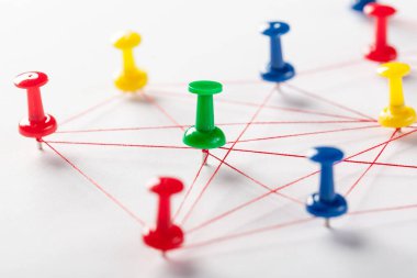 Pin kavramı ile ağ, yakın çekim