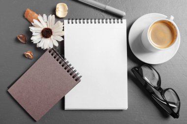 Business desk içindeki office Üstten Görünüm.