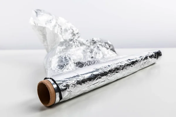 Rouleau Papier Aluminium Isolé Sur Fond Blanc — Photo