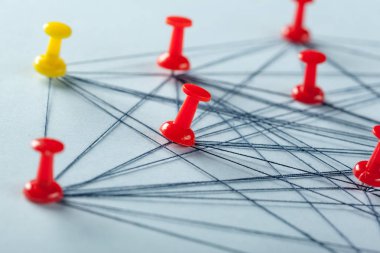 Pin kavramı ile ağ, yakın çekim