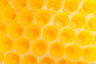 Sarı boş tek kullanımlık plastik gözlük