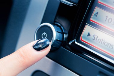 Modern lüks araba pano ile büyük göstermek