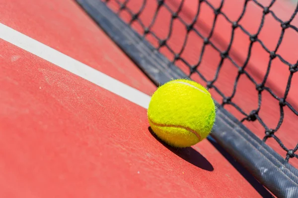 Tenisz Labda Egy Teniszpálya Net — Stock Fotó