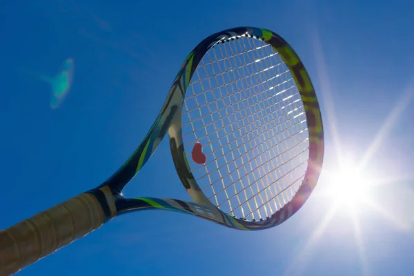 Gros Plan Raquette Tennis Sur Fond Ciel — Photo