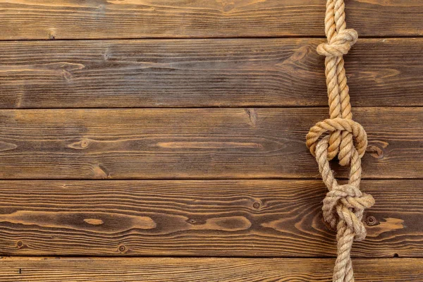 Seilknoten Auf Holzbrett — Stockfoto